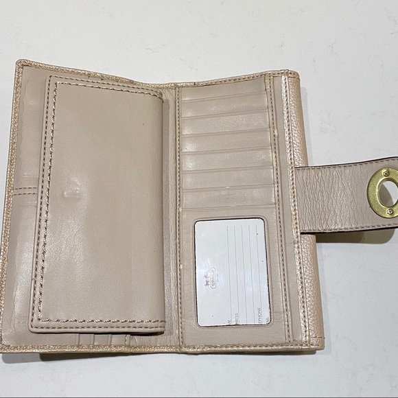 Coach Turnlock Leather Wallet - Picture 3 of 8